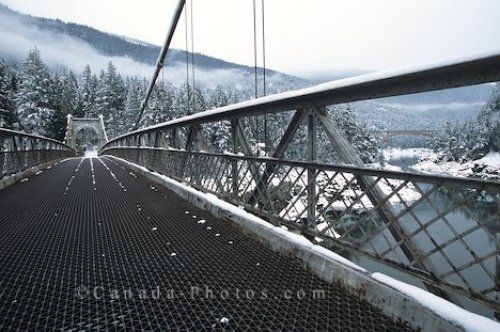 Photo: Alexandra Suspensio Bridge Fraser River Winter