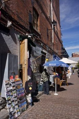 Photo: Art Stands Old Montreal Quebec