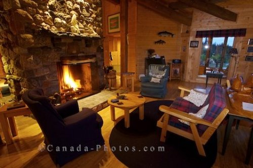 Photo: Lounge Rifflin Hitch Lodge