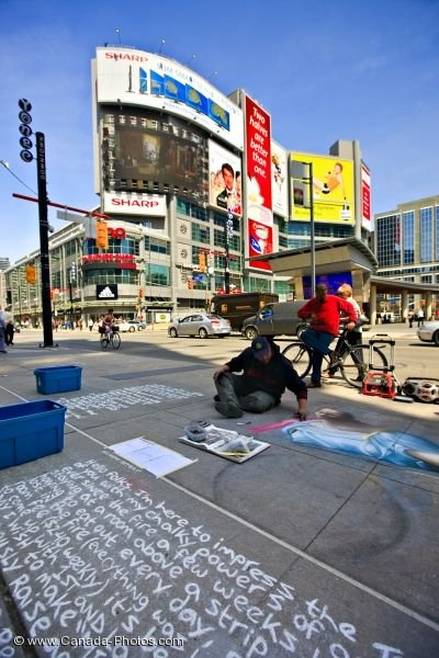 Photo: Chalk artist Draws Pavement City Toronto